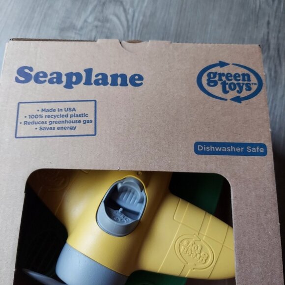 Green Toys DISHWASHER SAFE Floating Sea Plane - Picture 3 of 6